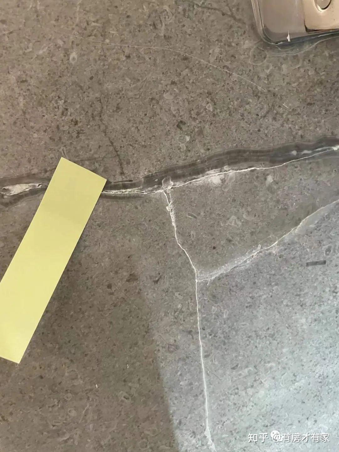 瓷砖空鼓打胶多少一斤正常呢(瓷砖空鼓打胶多少一斤正常呢图片)