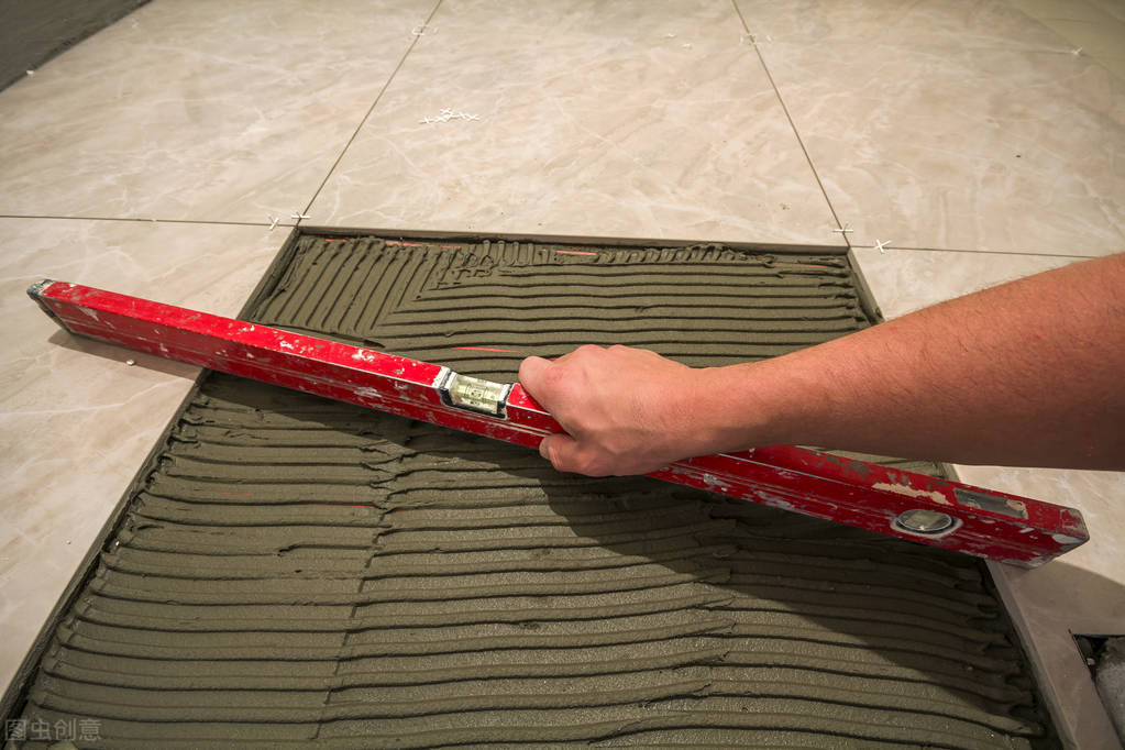 瓷砖修补工人(瓷砖修补工人电话号码邯郸市)