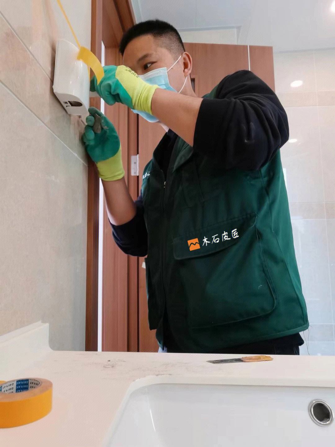 瓷砖墙上打的孔怎么修补视频(瓷砖墙上打的孔怎么修补视频讲解)