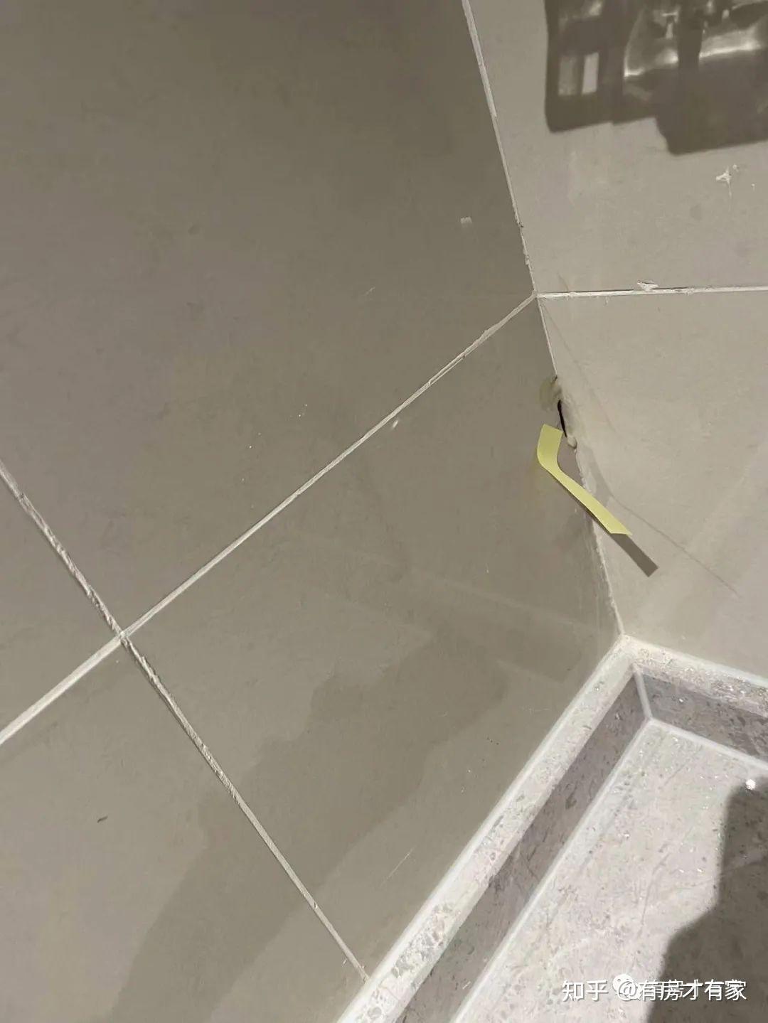 瓷砖空鼓打胶后瓷砖裂了怎么办(瓷砖空鼓打胶后瓷砖裂了怎么办视频)